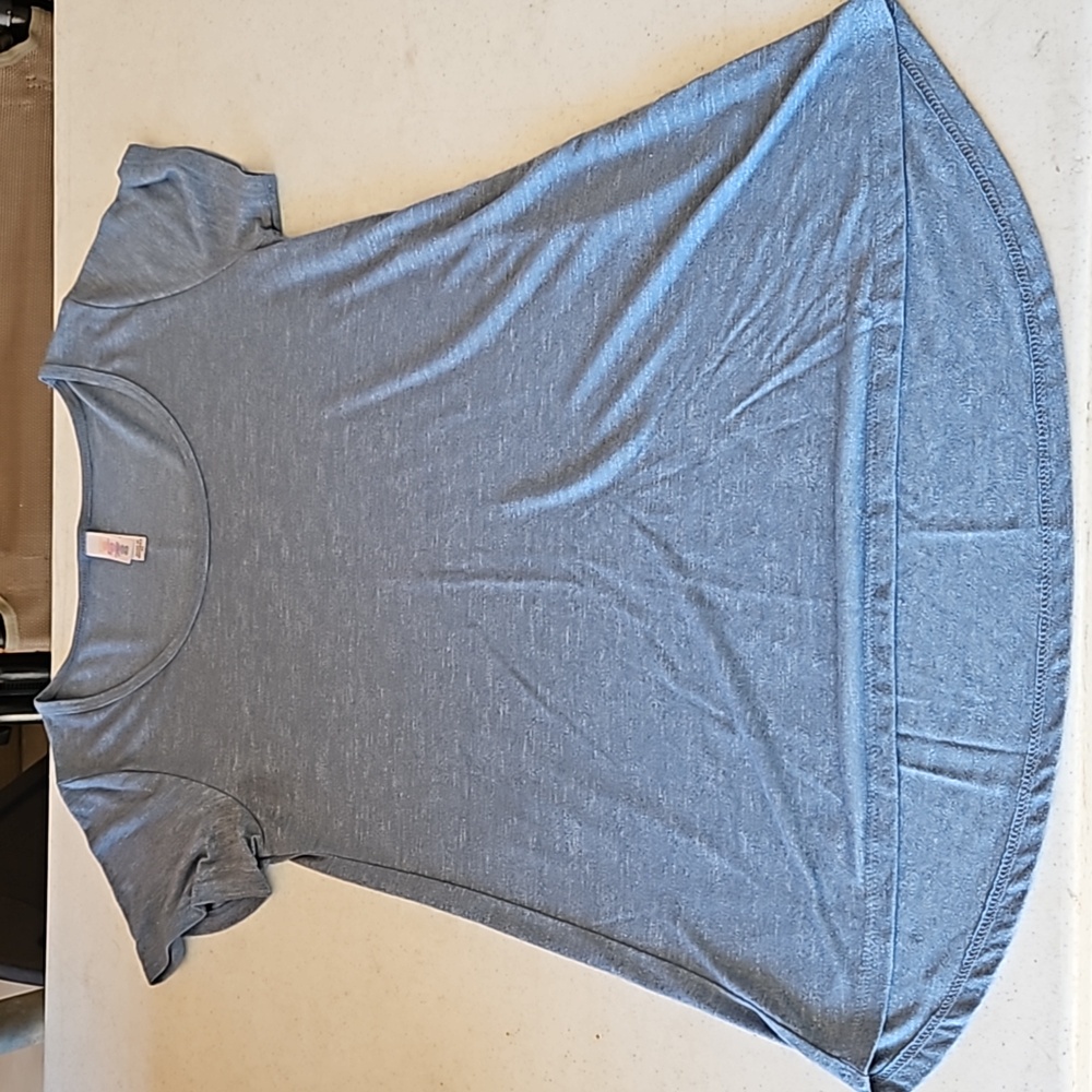 Bundle of 2 LuLaRoe tops